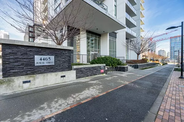 Burnaby, BC V5C 0L8,4465 Juneau ST #707
