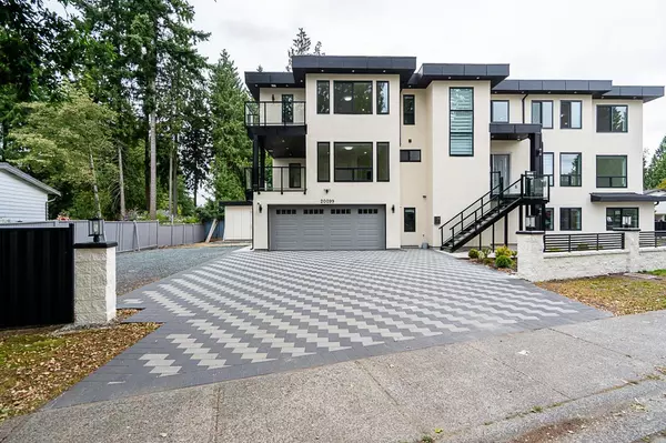 20099 45 AVE, Langley, BC V3A 6J1