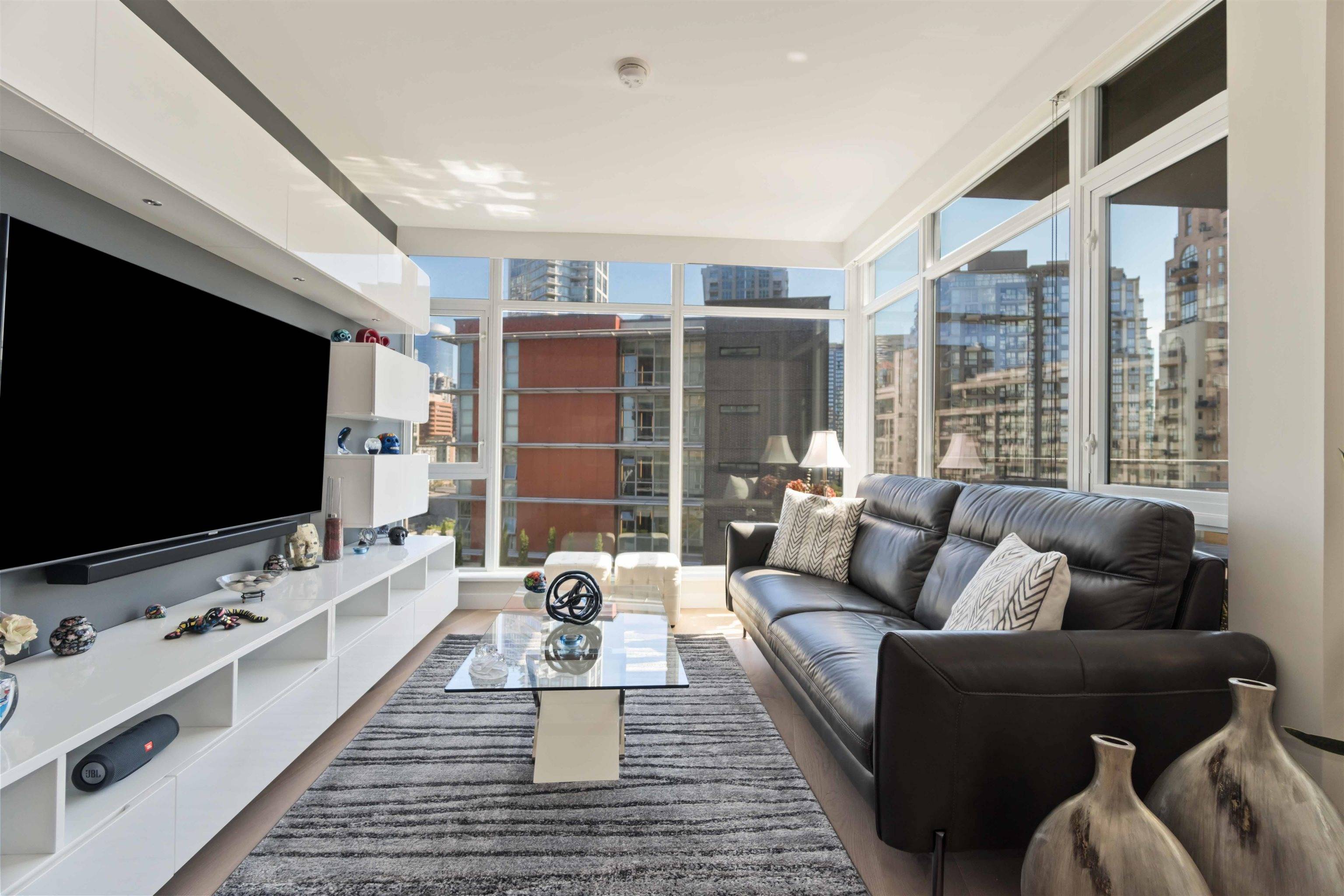 1372 Seymour ST #1205 Vancouver, BC V6B 0L1