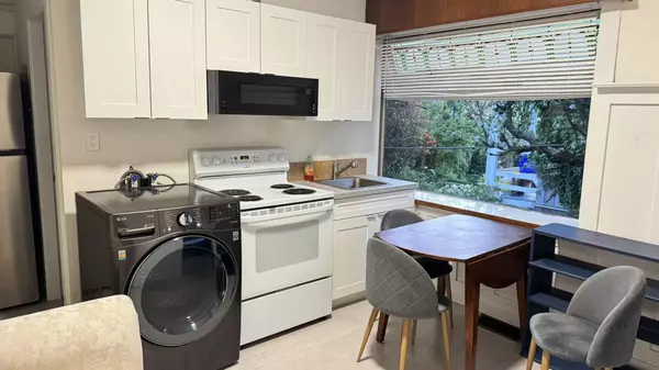 Vancouver, BC V6K 2B9,2908 W 8th AVE