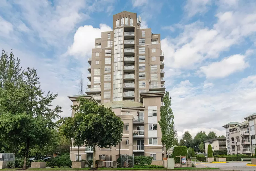 10523 University DR #1301, Surrey, BC V3T 5T8