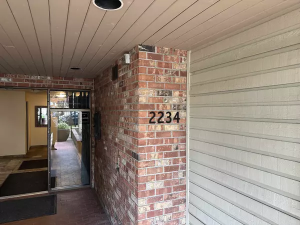 Vancouver, BC V5T 4K9,2234 Prince Albert ST #306