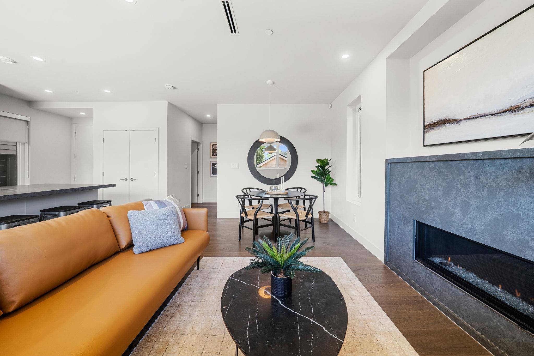 Vancouver, BC V5W 2A3,628 E 46th AVE #2