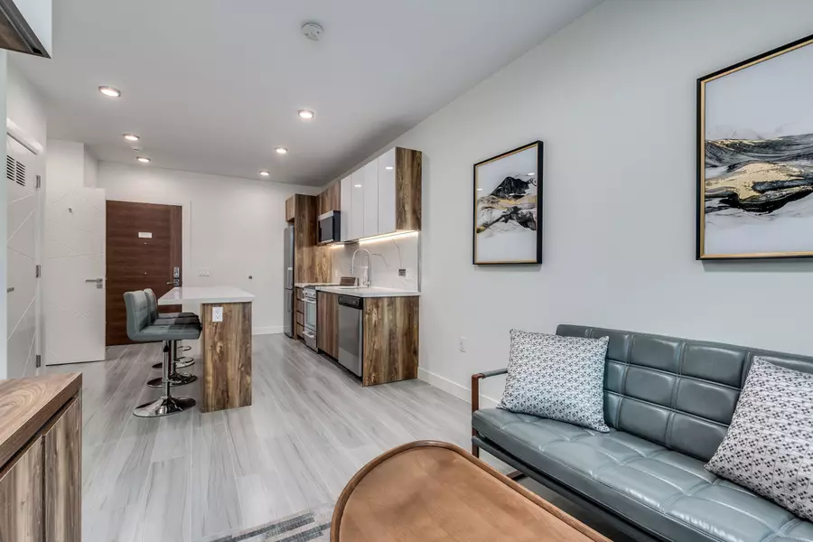 1168 Pendrell Street #202, Vancouver, BC V6E 1L4