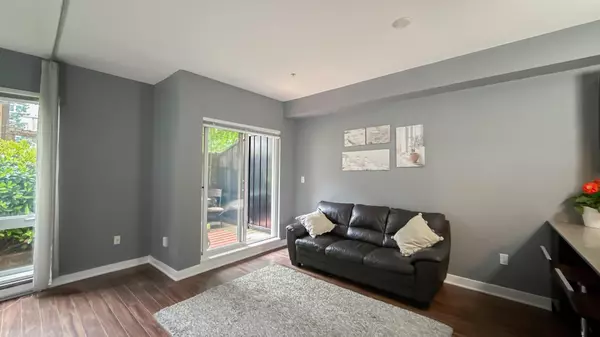 Surrey, BC V3T 1P6,13321 102a AVE #112