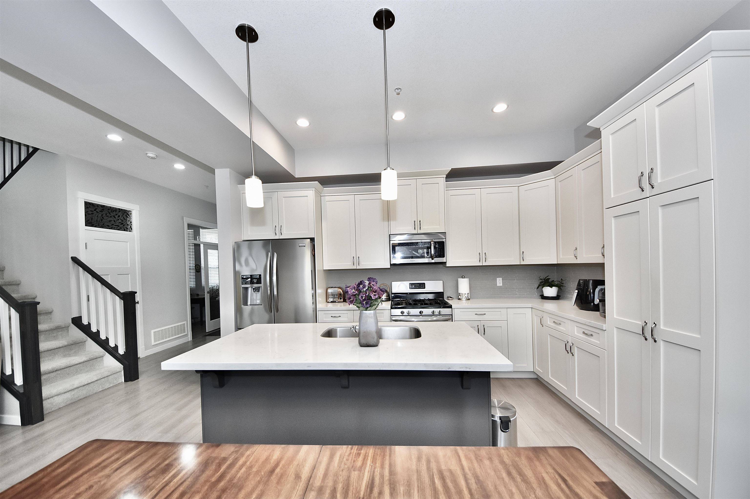 Maple Ridge, BC V2W 5H4,24442 113 AVE
