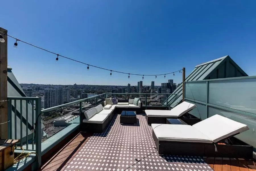 939 Homer ST #3603, Vancouver, BC V6B 2W6