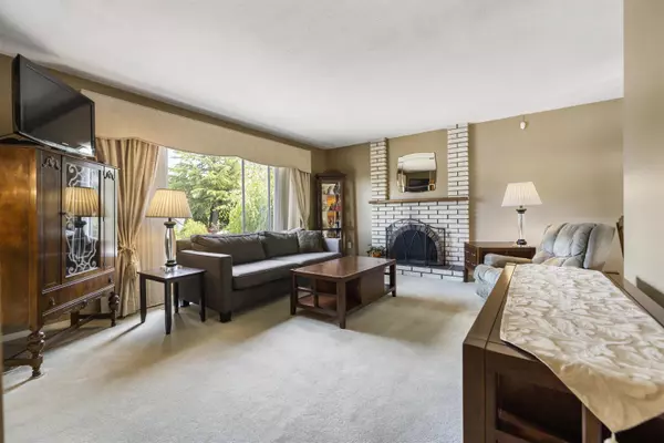 Surrey, BC V3R 6T2,13512 Crestview DR