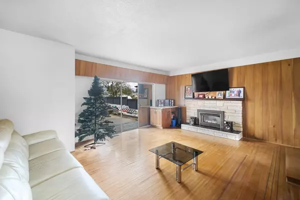 Coquitlam, BC V3J 2S8,761 Cottonwood AVE