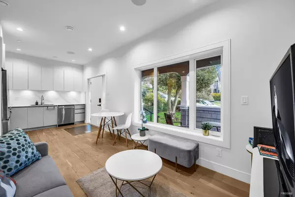 Vancouver, BC V5K 1R9,3433 Dundas ST