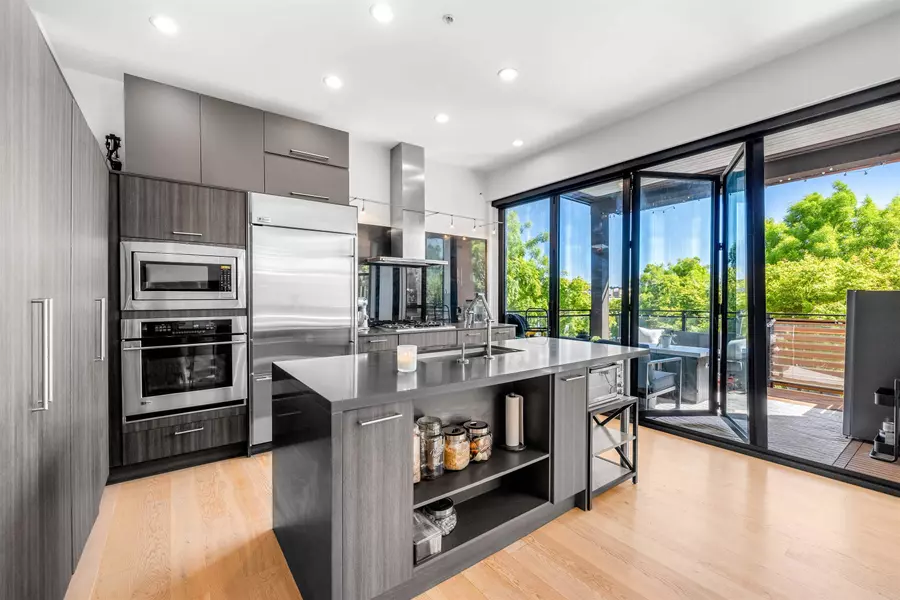 220 Salter ST #215, New Westminster, BC V3M 0H4
