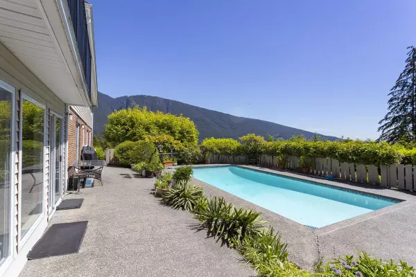 West Vancouver, BC V7S 1V8,588 St. Andrews PL