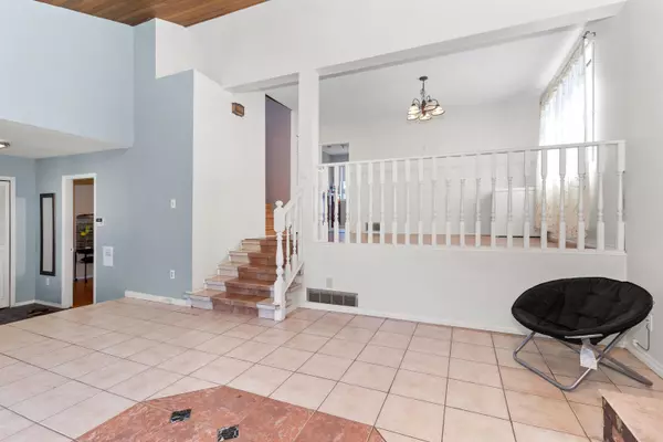 Abbotsford, BC V2T 3L9,2551 Adelaide ST