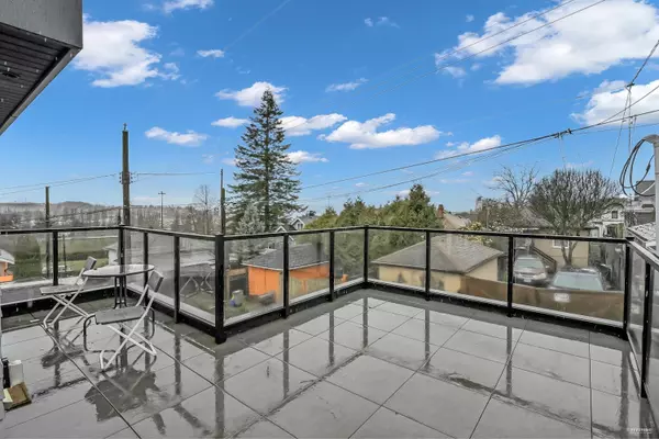 Vancouver, BC V5K 1R9,3429 Dundas ST