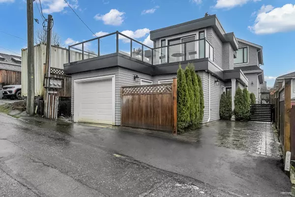 Vancouver, BC V5K 1R9,3429 Dundas ST