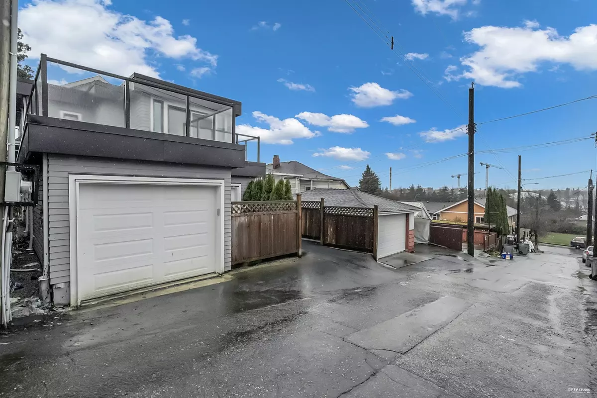 Vancouver, BC V5K 1R9,3429 Dundas ST