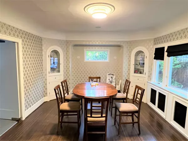 Vancouver, BC V6M 3N8,5776 Angus DR