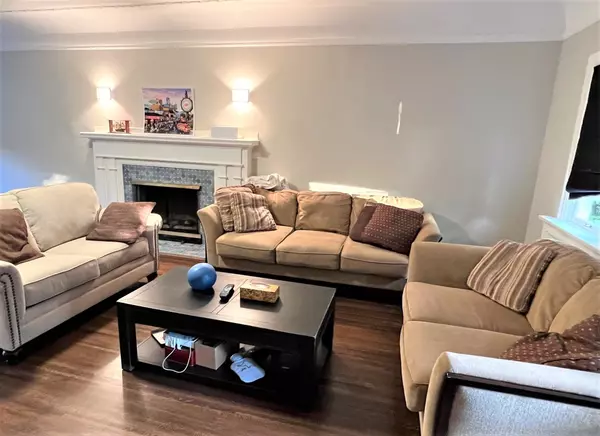 Vancouver, BC V6M 3N8,5776 Angus DR