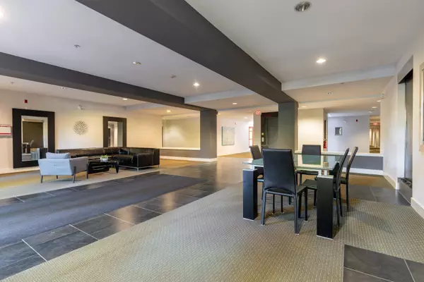 Surrey, BC V3Z 2H5,3355 Rosemary Heights DR #309