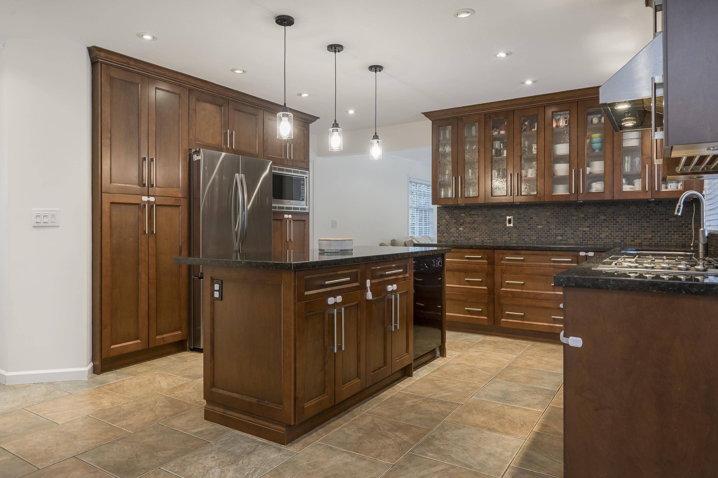 5788 126 ST Surrey, BC V3X 3G8