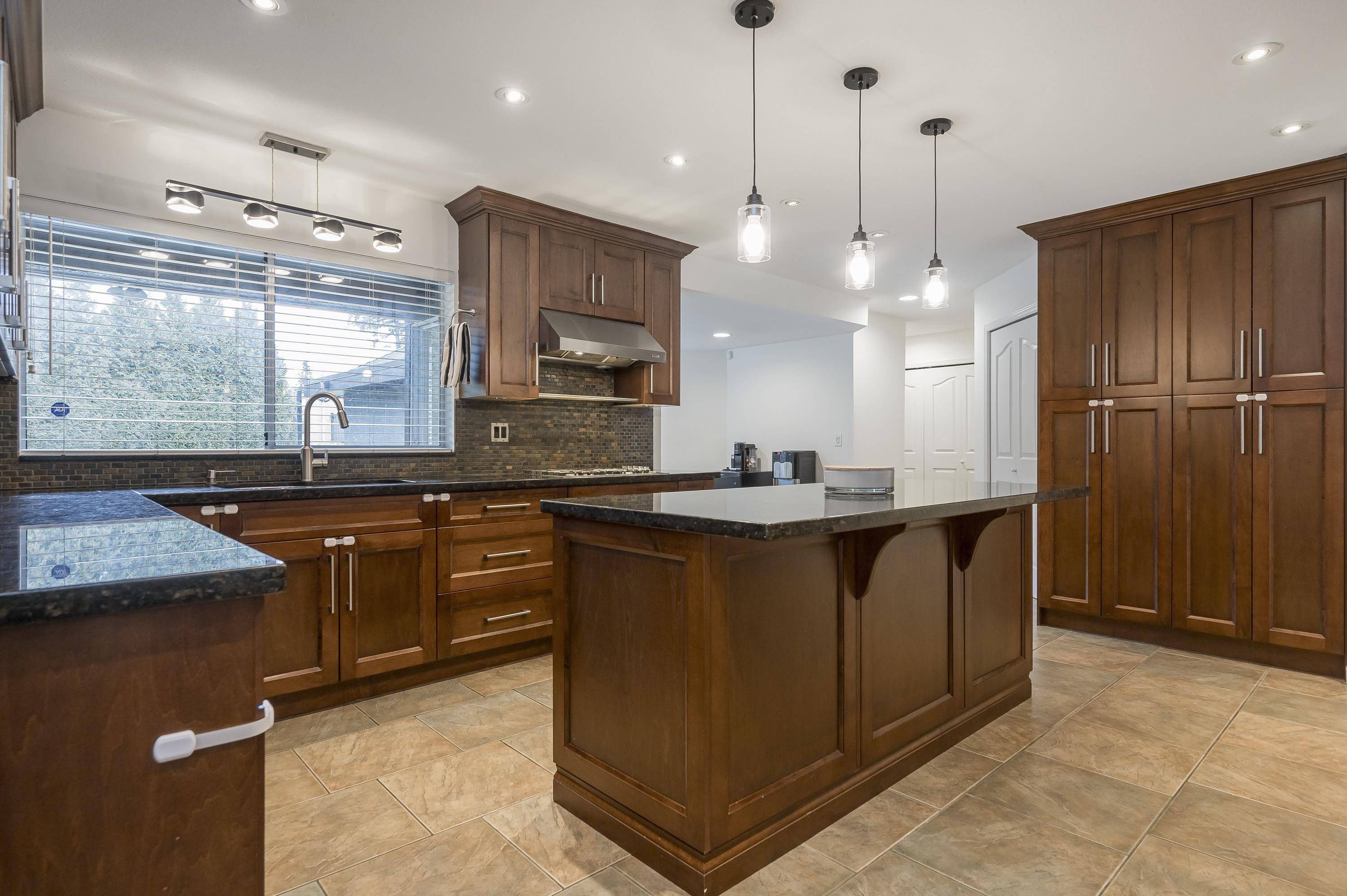 5788 126 ST Surrey, BC V3X 3G8