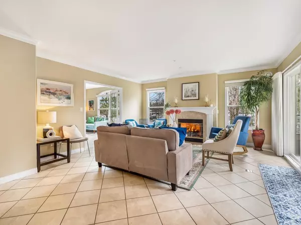 Surrey, BC V4A 3V2,1725 128 ST #501