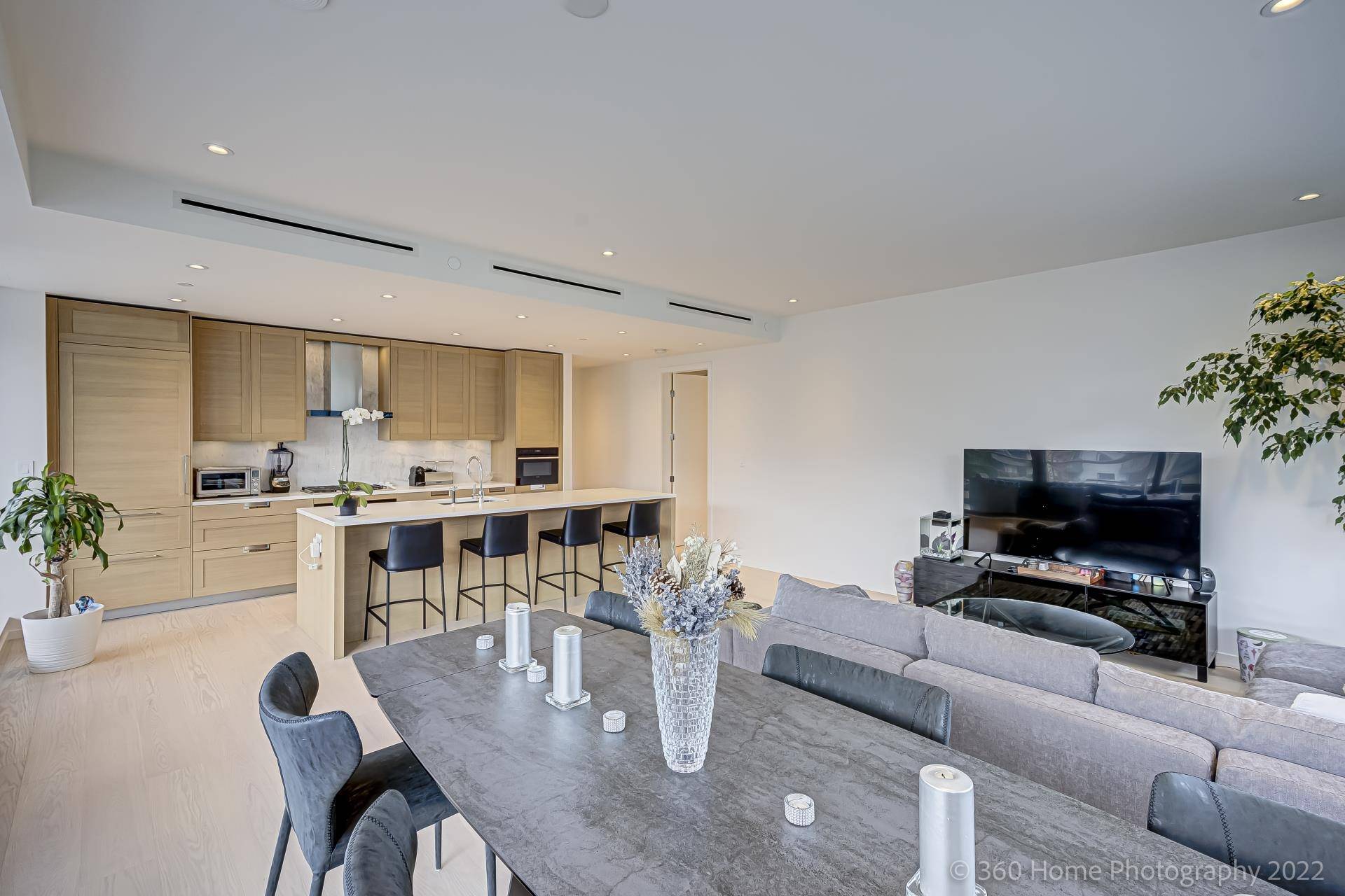 West Vancouver, BC V7T 0B9,1327 Bellevue AVE #501