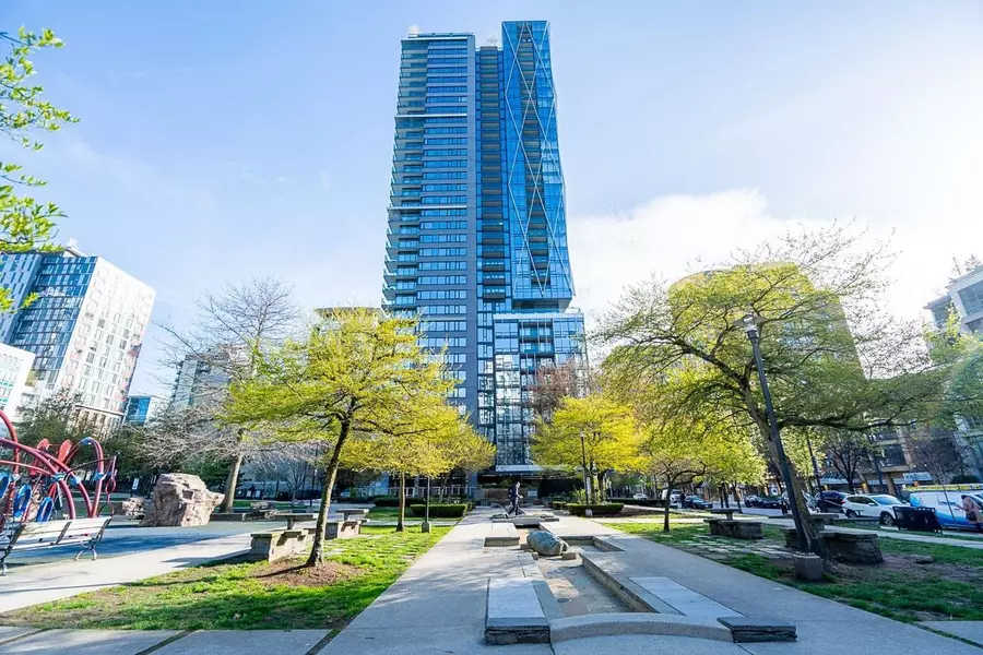 1111 Richards ST #1910, Vancouver, BC V6B 0S3