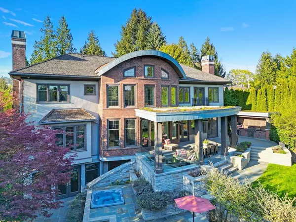 8112 Government RD, Burnaby, BC V5A 2E2