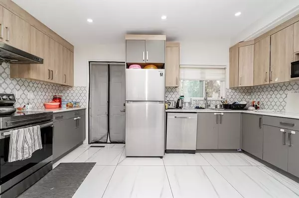 Surrey, BC V3W 2S9,14125 75 AVE