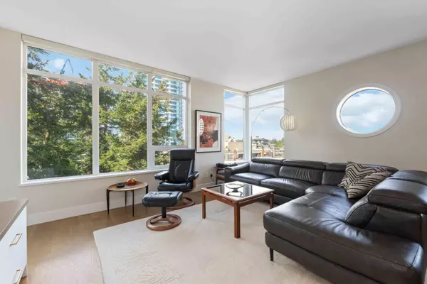 White Rock, BC V4B 0A3,15152 Russell AVE #804