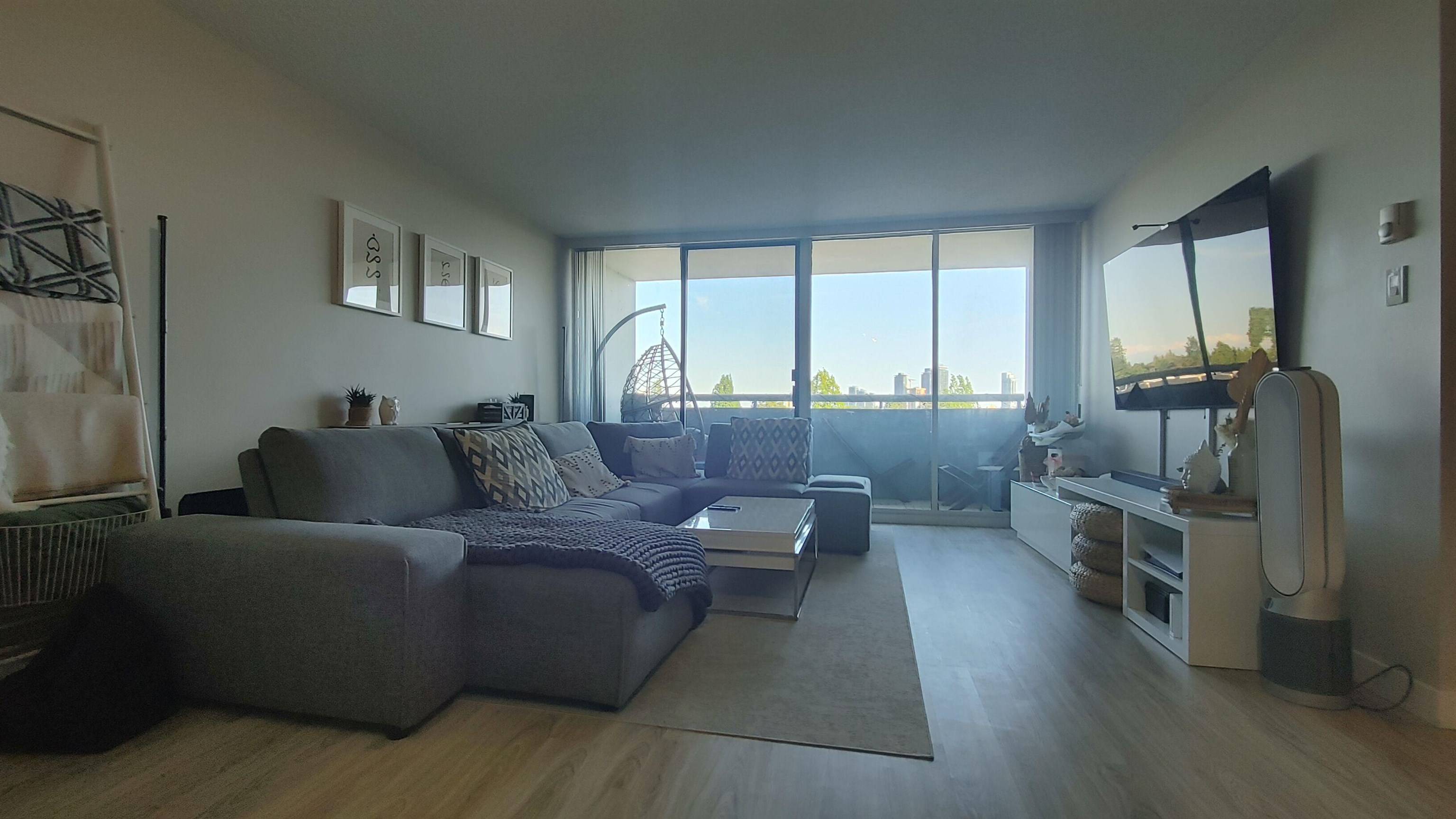 Burnaby, BC V5C 6C1,3920 Hastings ST #307