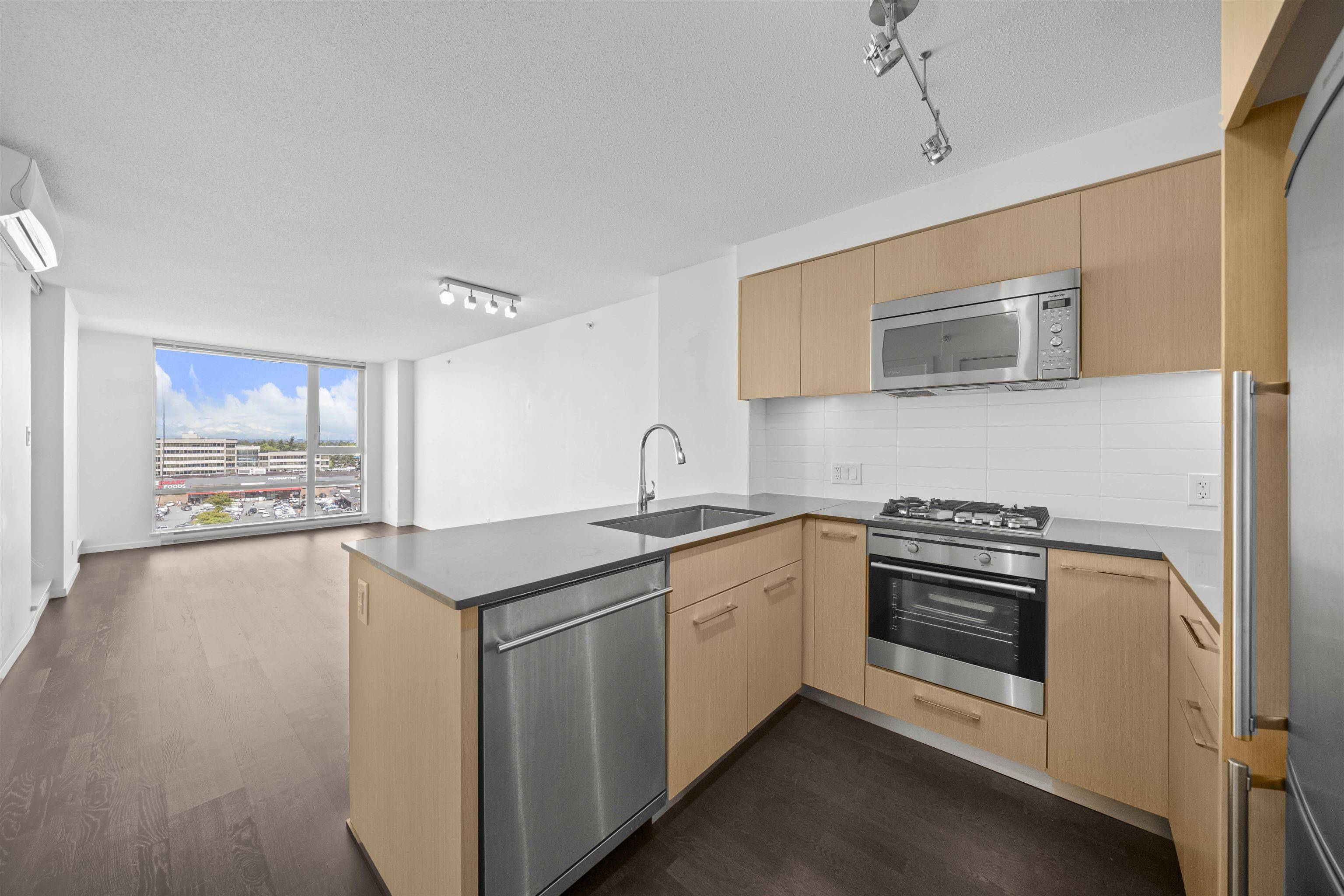 Richmond, BC V6X 0K6,7988 Ackroyd RD #1011