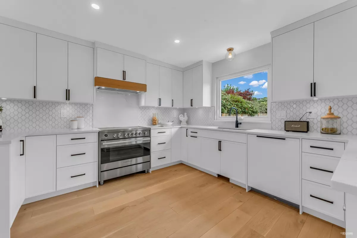 Surrey, BC V4A 9A5,1440 134a ST