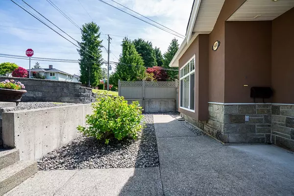 Burnaby, BC V5B 1Y1,5498 Venables ST