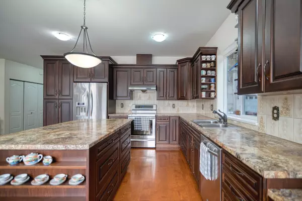 5338 Daniel RD Garden Bay, BC V0N 1S1