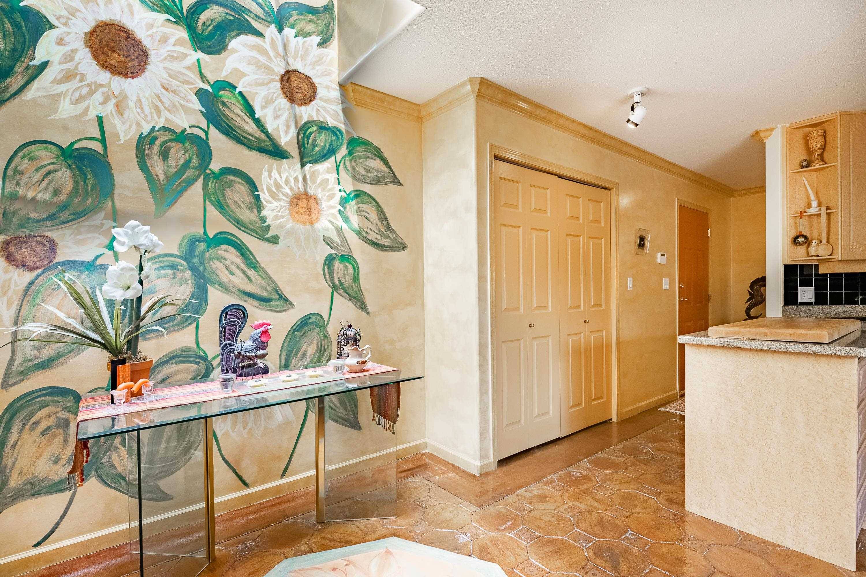 14934 Thrift AVE #104 White Rock, BC V4B 2J9