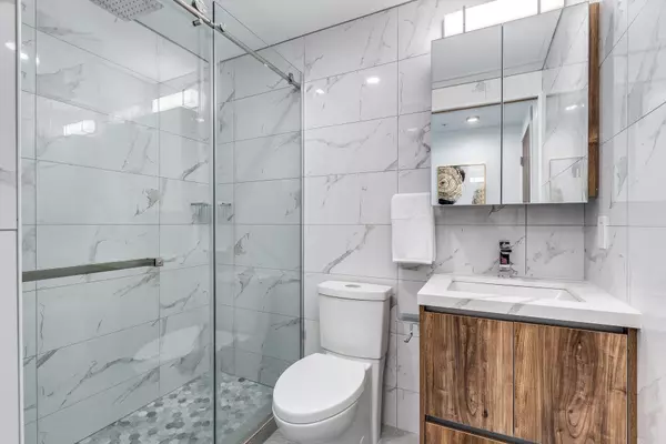 1170 Barclay Street #102 Vancouver, BC V6E 1H1