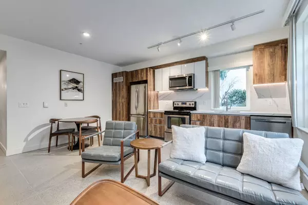 Vancouver, BC V6E 1H1,1170 Barclay Street #107