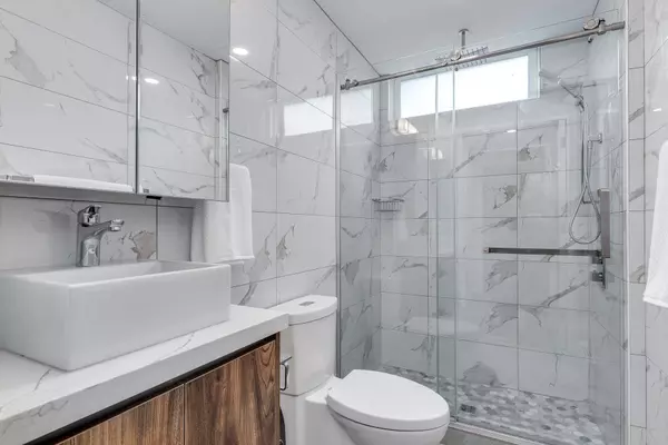 Vancouver, BC V6E 1H1,1170 Barclay Street #203