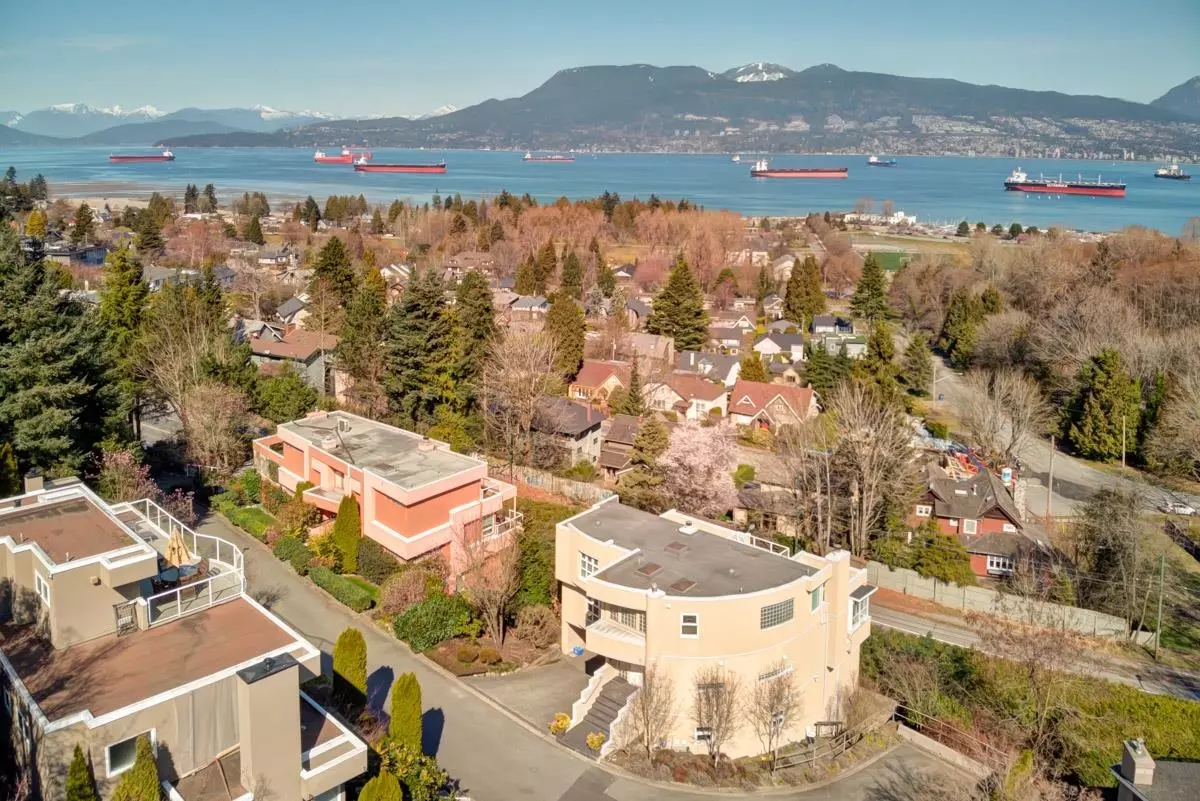 Vancouver, BC V6R 4M9,4322 West Point PL