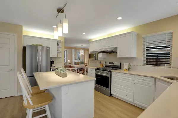 Surrey, BC V3W 0V1,8020 Kestrel CT