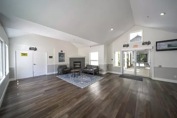 Surrey, BC V3R 0W2,9626 148 ST #212