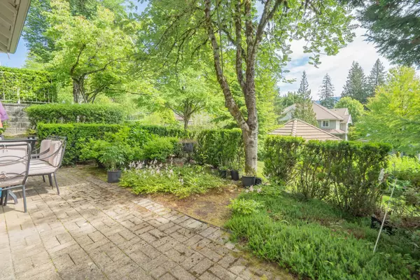 Coquitlam, BC V3E 3L7,3405 Plateau BLVD #4