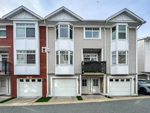 19551 66 AVE #115, Surrey, BC V4N 0Z5