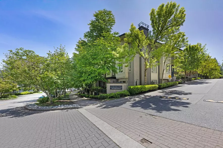 9229 University CRES #113, Burnaby, BC V5A 4Z2