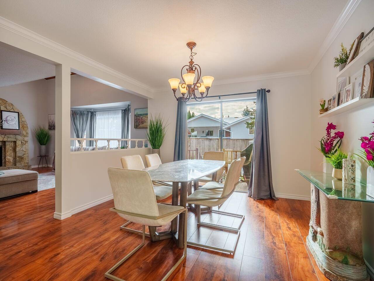 Port Coquitlam, BC V3B 2T9,1042 Victoria DR