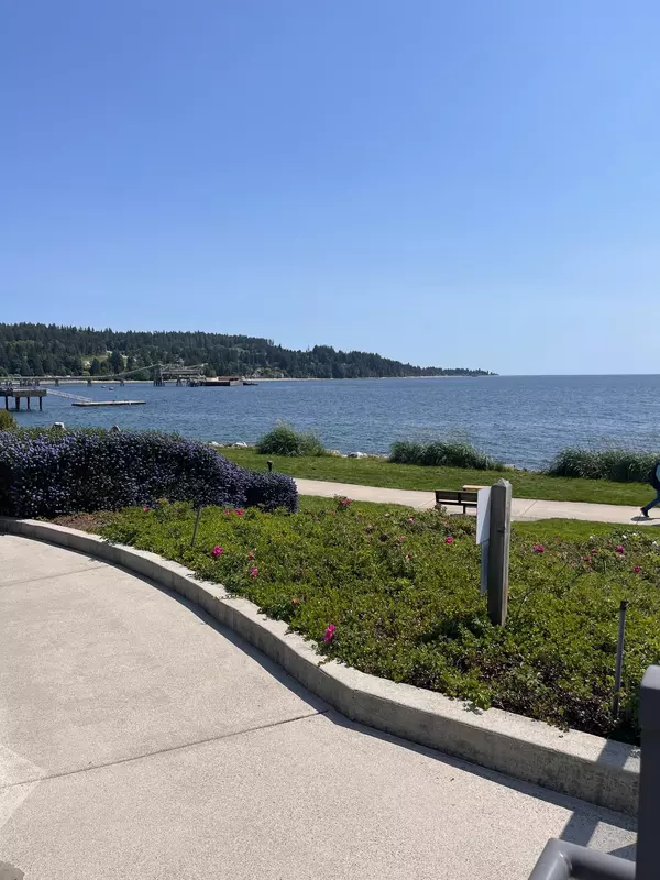Sechelt, BC V7Z 0J2,5665 Teredo ST #204