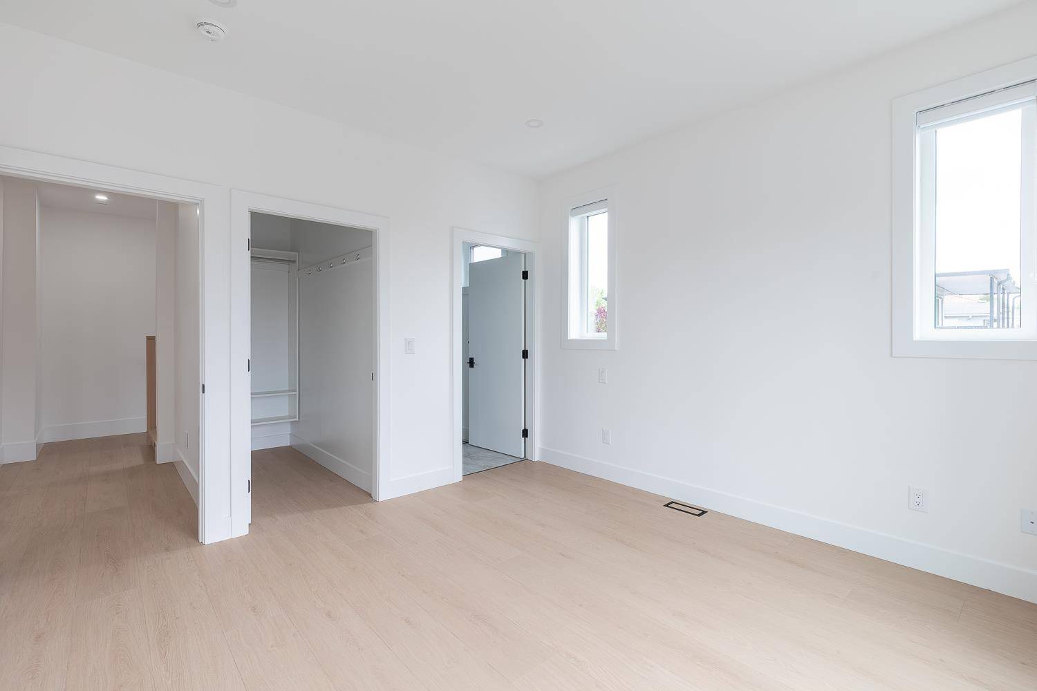6964 Inverness ST #2 Vancouver, BC V5X 4G5