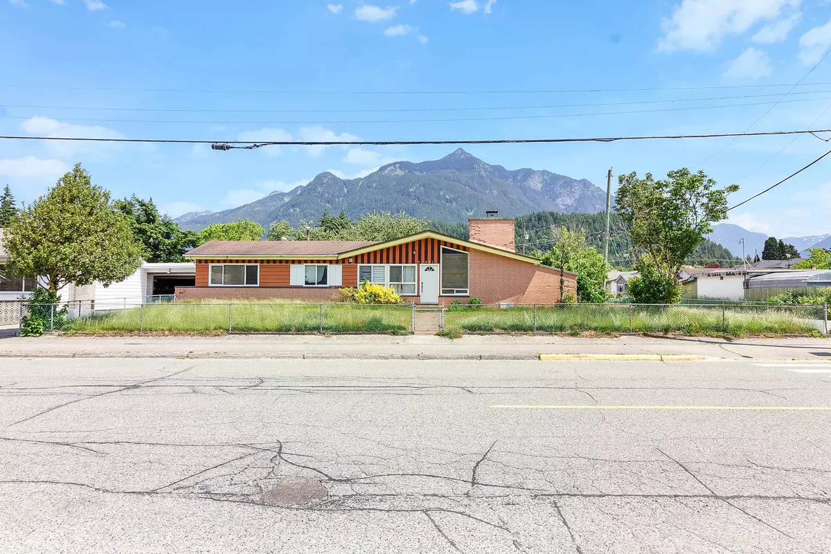 Hope, BC V0X 1L0,591 5th AVE